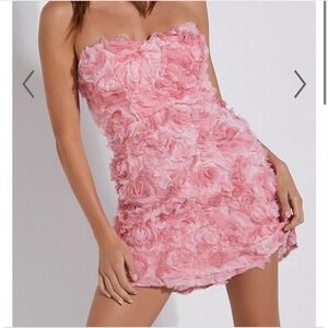 SOLD NWT Showpo Blanca mini dress Sweetheart bodycon 3D floral dress